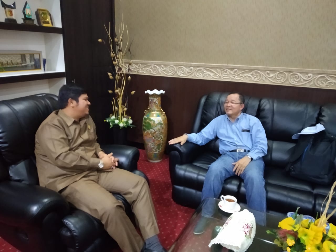 Pulang Kampung, Prof Asdi Agustar Temui Ketua DPRD Kuansing